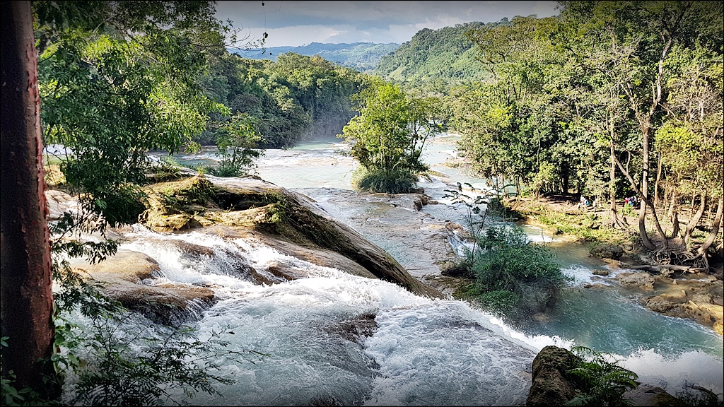 Aqua Azul Cascada