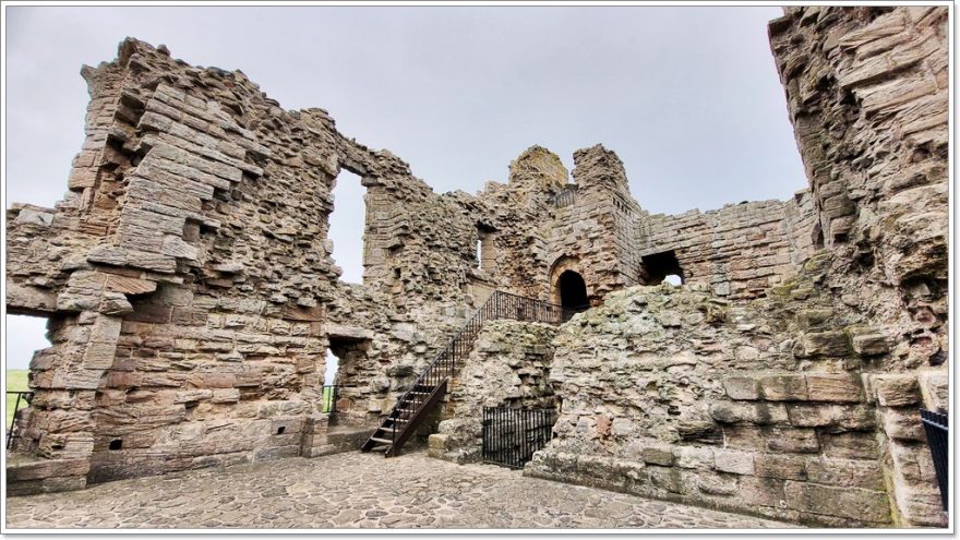 Craster - Dunstanburgh Castle - England - English Heritage