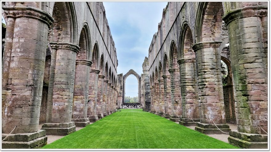 Fountains Abbey - England - English Heritage