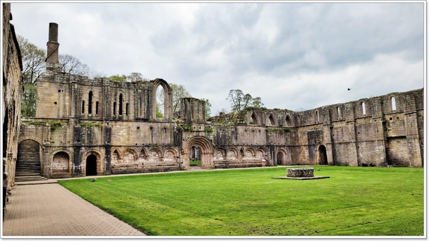 Fountains Abbey - England - English Heritage