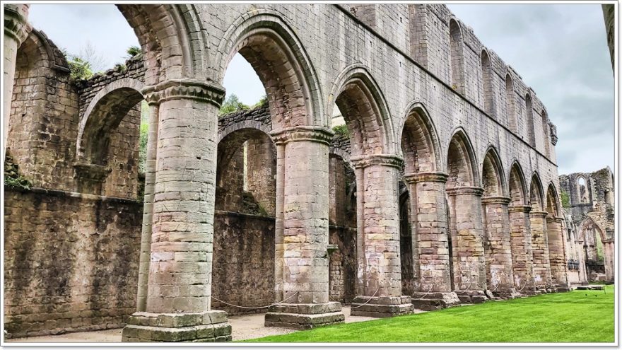 Fountains Abbey - England - English Heritage