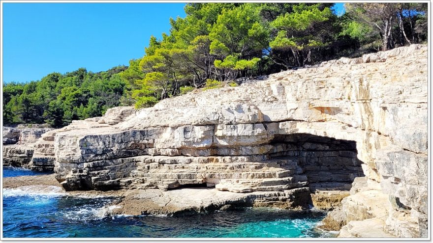 Kroatien - Istrien - Pula - Galebijana Grotte - Stellplatz