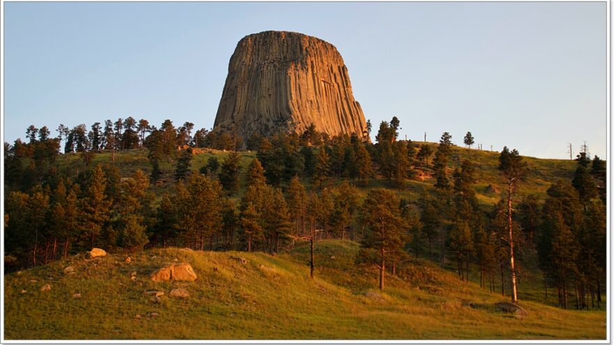 Devils Tower - Wyoming - National Monument - Belle Fourche River Campground USA
