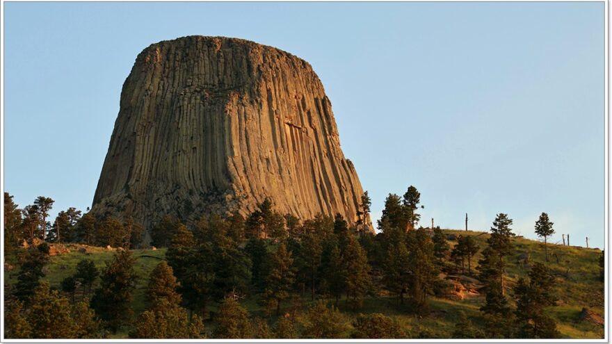 Devils Tower - Wyoming - National Monument - Belle Fourche River Campground USA