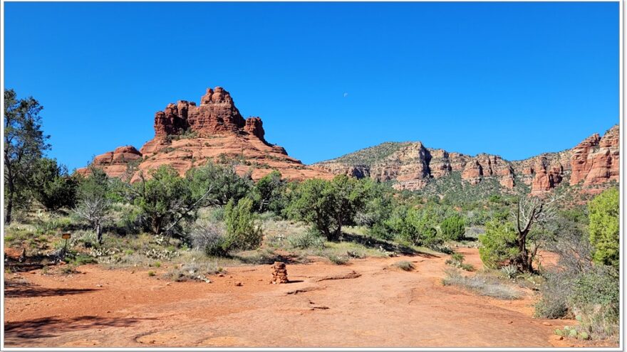 Sedona, Red Rocks, Courthouse Rock, Bell Rock, Arizona, USA